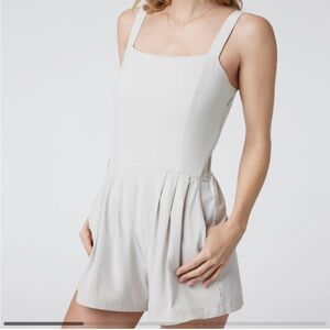 VILLA CAMI ROMPER - COLOR: SUEDE - VUORI